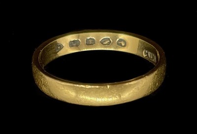 Lot 1251 - A 22ct yellow gold wedding band, size N 1/2,...