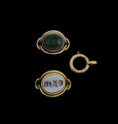 Lot 1261 - A small 18ct yellow gold plaque ring set with...