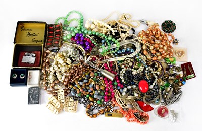 Lot 858 - A quantity of mainly vintage costume jewellery,...