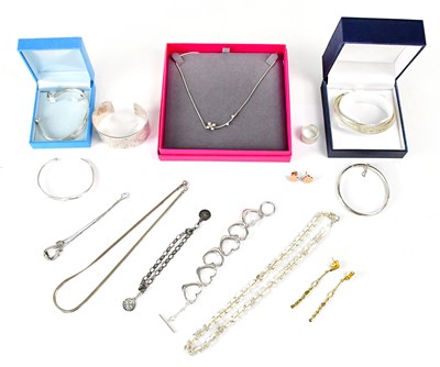 Lot 812 - A quantity of 925 silver jewellery, to include...
