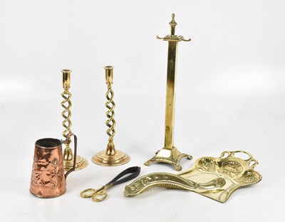 Lot 1478 - A small collection of metalware including an...