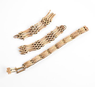 Lot 244 - A Victorian expandable 9ct gold bracelet and a...