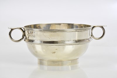 Lot 1045 - BARKER BROTHERS; a George V hallmarked silver...