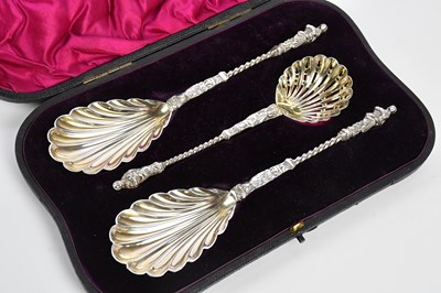 Lot 1126 - WILLIAM HUTTON & SONS LTD; a George V cased...