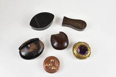 Lot 1430 - A collection of 19th century and later snuff...