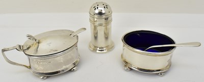 Lot 1083 - T WILKINSON & SONS; a George V hallmarked...