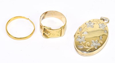 Lot 1548 - Three pieces of yellow metal jewellery...