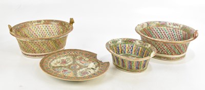 Lot 549 - A pair of late 18th century Chinese Canton...