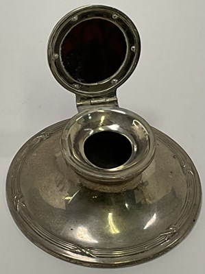 Lot 1099 - A George V hallmarked silver Capstan type...