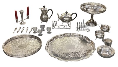 Lot 1007 - A quantity of silver plated items, including a...