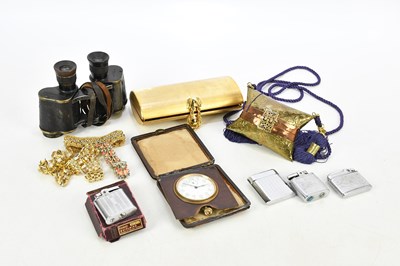 Lot 1465 - A small group of collectors' items including...