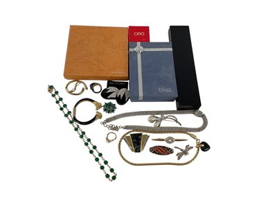 Lot 1333 - A quantity of costume jewellery including...