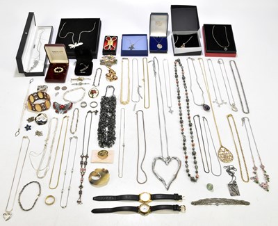 Lot 1593 - A small quantity of assorted silver and...