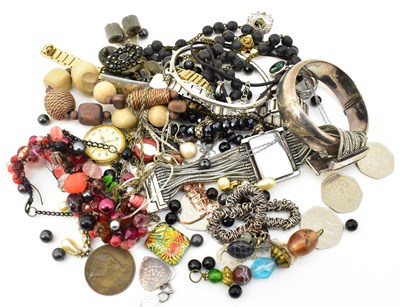 Lot 1369 - A group of mixed costume jewellery including a...
