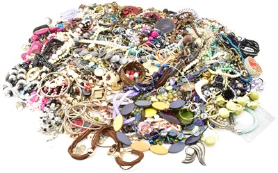 Lot 1361 - Various mixed vintage and modern costume...
