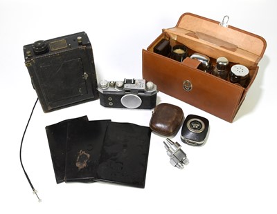 Lot 2596 - COMPUR; an extending plate camera, no.258646,...