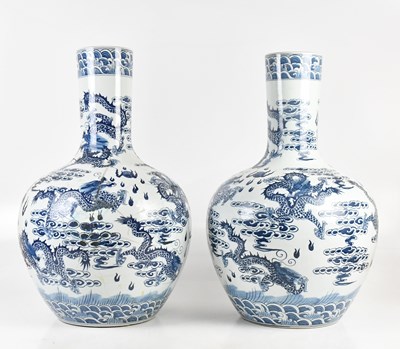 Lot 542 - A large pair of Chinese blue and white ceramic...