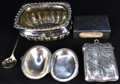 Lot 826 - Five small silver items comprising a salt pot...
