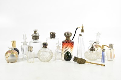 Lot 810 - A collection of vintage perfume/scent bottles,...