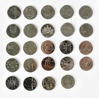 Lot 949 - THE ROYAL MINT; a part set of the 'Great...
