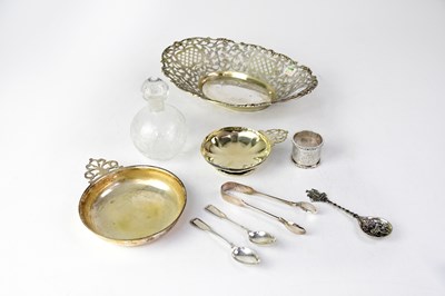 Lot 835 - A mixed lot of silver, plate and glassware...