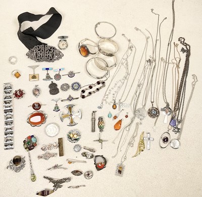 Lot 1232 - An extensive collection of silver and white...
