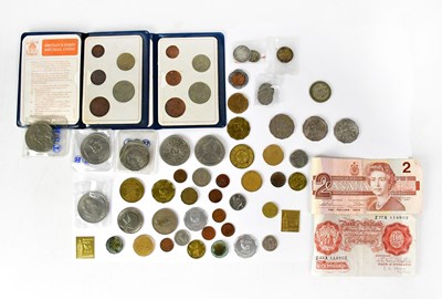 Lot 979 - A quantity of coins, to include a Churchill...