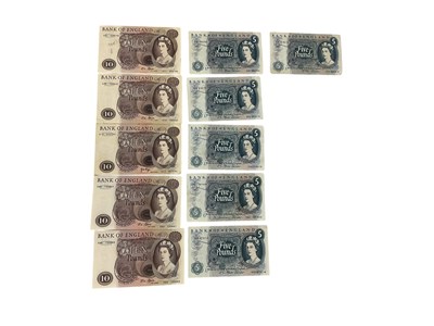 Lot 1430 - A collection of five Bank of England ten pound...