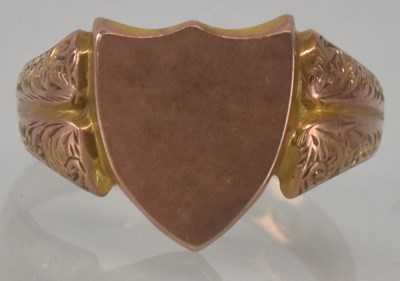 Lot 1178 - A 9ct yellow gold signet ring, size T, approx...