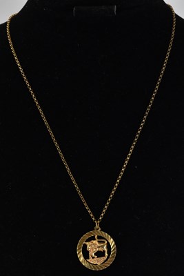 Lot 1215 - A 9ct yellow gold fine link necklace, length...