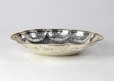 Lot 849 - A George V hallmarked silver lobed bowl with...