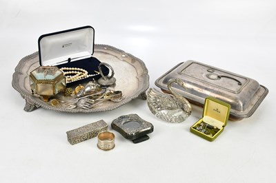Lot 1004 - H J COOPER & CO LTD; a Edward VII hallmarked...