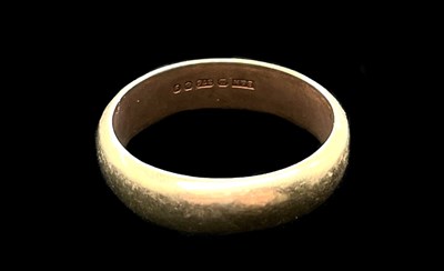 Lot 1170 - A 9ct yellow gold wedding band, size P 1/2,...