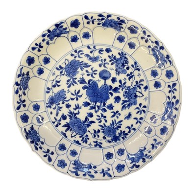 Lot 619 - An 18th century Kangxi period blue and white...