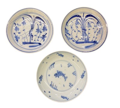 Lot 634 - An early 20th century Chinese blue and white...