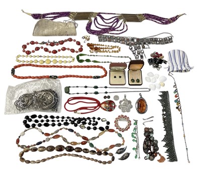 Lot 1343 - A quantity of assorted costume jewellery...