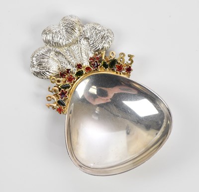 Lot 1133 - STUART DEVLIN; an Elizabeth II hallmarked...