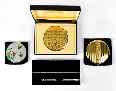 Lot 380 - A 925 sterling silver Sheaffer pen, cased,...