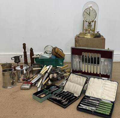 Lot 1010 - A quantity of plated ware, predominantly...