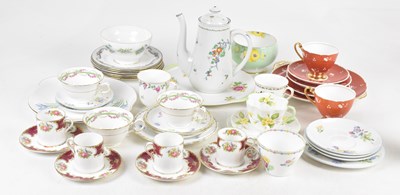 Lot 735 - SHELLEY; a collection of part tea/dinner...