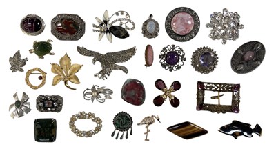 Lot 1372 - A collection of approximately twenty-seven...