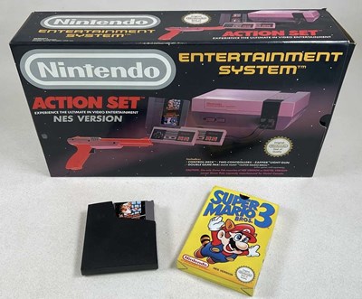 Lot 99 - NINTENDO; a boxed entertainment system and...