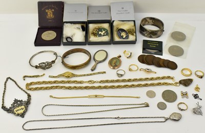 Lot 1349 - A mixed group of costume jewellery and coins...
