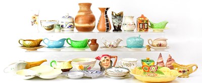Lot 250 - A quantity of 1930s and later ceramics, to...