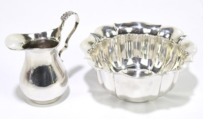 Lot 2151 - CHARLES BOYTON & SONS; a George V hallmarked...
