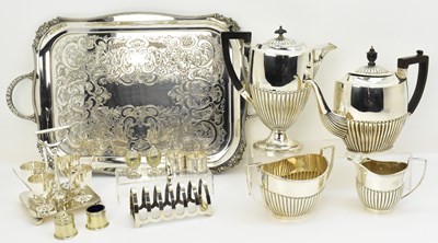 Lot 1014 - A quantity of silver plated ware, comprising a...
