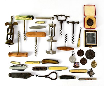 Lot 376 - A collectors' lot, to include a hallmarked...