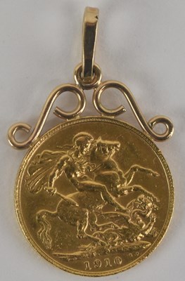 Lot 1188 - An Edward VII 1910 full sovereign, with...