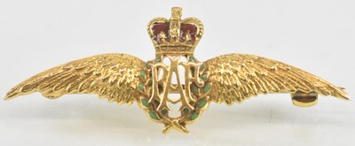 Lot 1275 - A 9ct yellow gold RAF green and red enamelled...