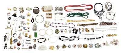 Lot 1652 - A quantity of modern, vintage and antique...